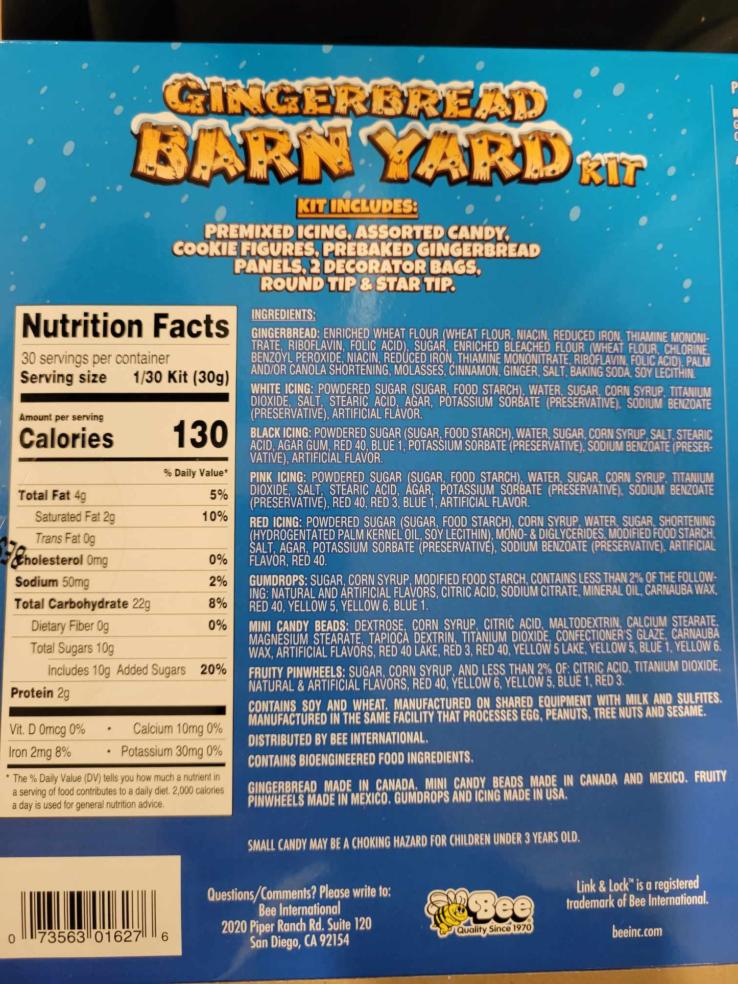 Bee Christmas Gingerbread Barn Yard 32 oz. Kit